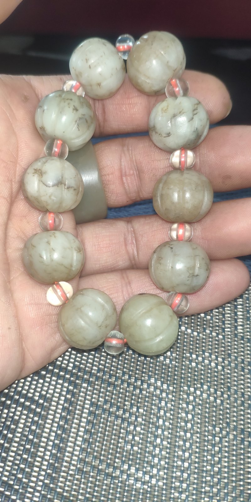 青灰沁色玉珠手串小记：大珠串里的沉稳感 - 玉石 现代