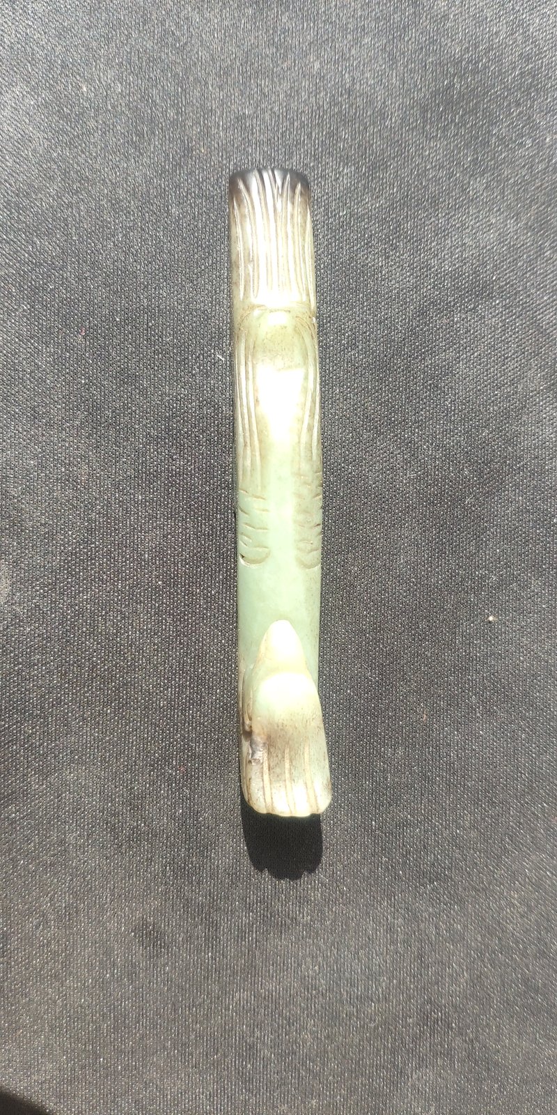 青黄玉长条佩:两头的褐黑沁色 - 玉石 现代