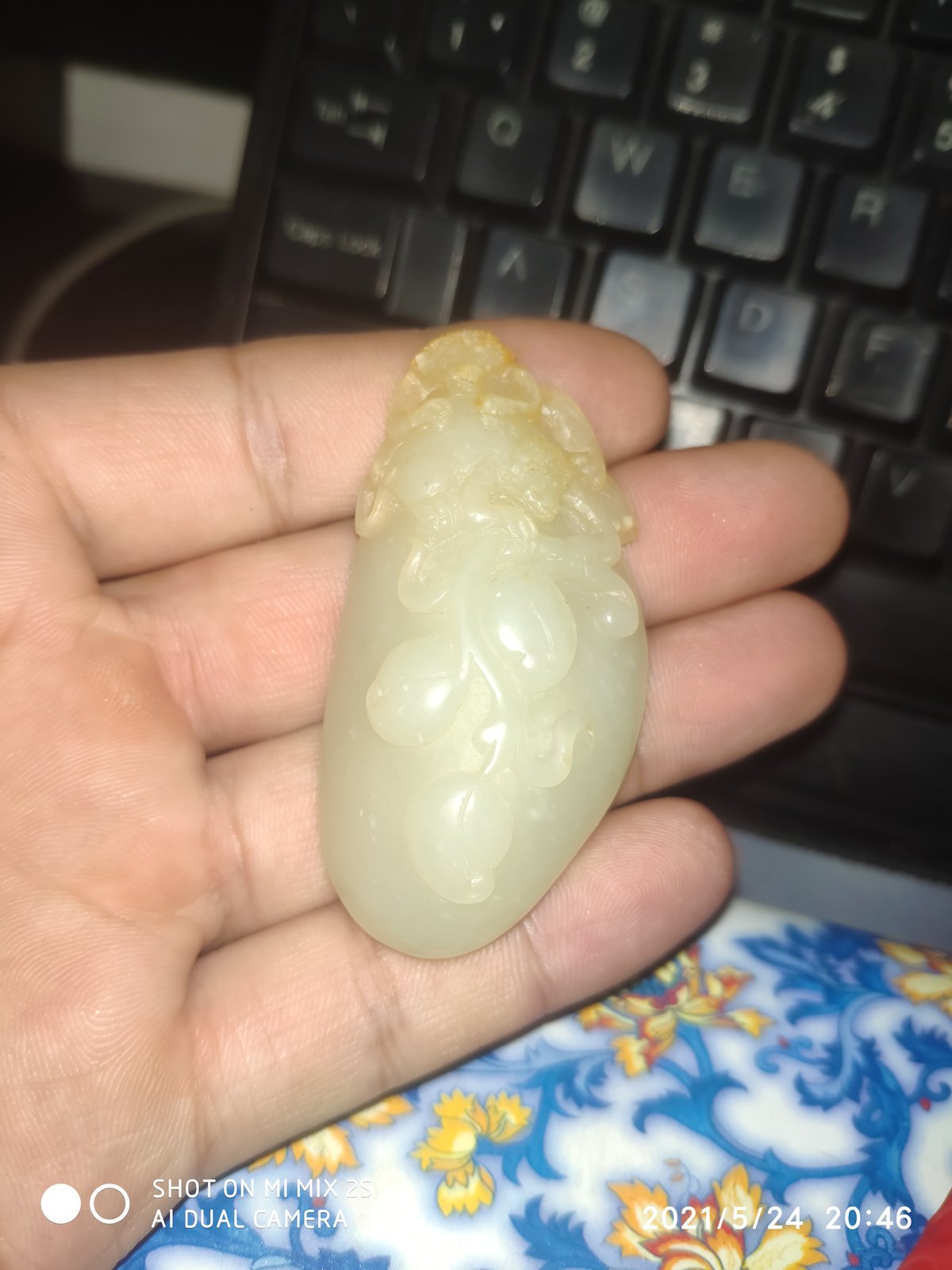 青白玉卵形把件:底端那一圈黄褐 - 玉石 现代