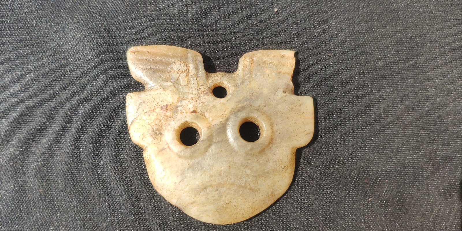 地方玉人面形佩_圆孔大眼钙白皮壳_仿古风格挂件 - 玉石 现代