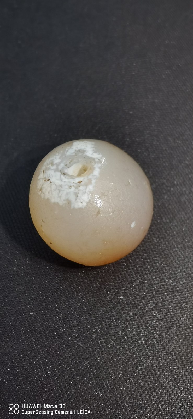 糖色玛瑙圆珠_孔口钙白剥蚀蜜糖色过渡_老珠样单珠配珠