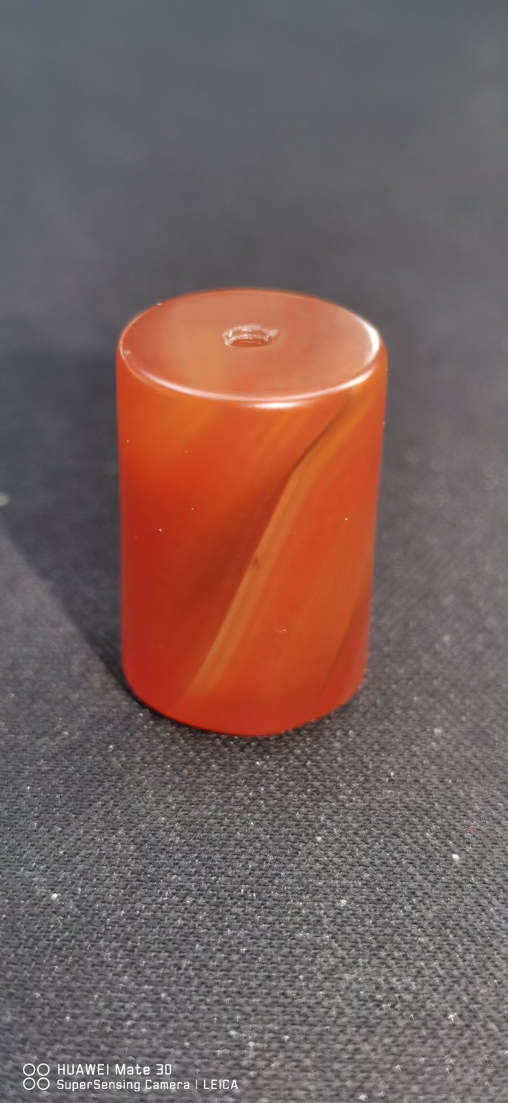 橘红玛瑙桶珠_斜缠朱红条带_单珠把玩 - 玛瑙 现代